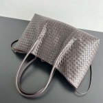 2025年7月7日入荷新作Bv  807068     SIZE:  8.2*  7.2* * 3極品/正規品同様/人気/革/バッグ/AJ工場