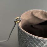 2025年7月7日入荷新作Bv  807068     SIZE:  8.2*  7.2* * 3極品/正規品同様/人気/革/バッグ/AJ工場