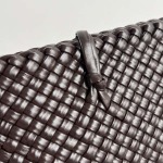 2025年7月7日入荷新作 Bottega Veneta 新作 Tosca 777680  Tosca    SIZE:17*19.5*1cm極品/正規品同様/人気/革/バッグ/AJ工場