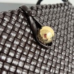 2025年7月7日入荷新作 Bottega Veneta 新作 Tosca 777680  Tosca    SIZE:17*19.5*1cm極品/正規品同様/人気/革/バッグ/AJ工場