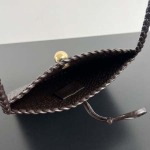 2025年7月7日入荷新作 Bottega Veneta 新作 Tosca 777680  Tosca    SIZE:17*19.5*1cm極品/正規品同様/人気/革/バッグ/AJ工場