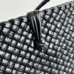 2025年7月7日入荷新作 Bottega Veneta 新作 Tosca  777680   Tosca SIZE:17*19.5*1cm極品/正規品同様/人気/革/バッグ/AJ工場