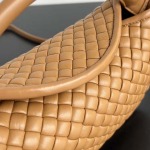 2025年7月7日入荷新作 Bottega Veneta 新作    805739     SIZE:23*11*8 極品/正規品同様/人気/革/バッグ/AJ工場