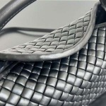 2025年7月7日入荷新作 Bottega Veneta 新作    805739     SIZE:23*11*8 極品/正規品同様/人気/革/バッグ/AJ工場