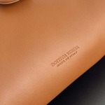 2025年7月7日入荷新作 Bottega Veneta 新作 Lauren 1980 796564   SIZE:31.5x16.5x11 極品/正規品同様/人気/革/バッグ/AJ工場