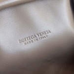 2025年7月7日入荷新作 Bottega Veneta 新作Lauren 1980    804038    SIZE:27x15x8 極品/正規品同様/人気/革/バッグ/AJ工場