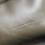 2025年7月7日入荷新作 Bottega Veneta 新作Lauren 1980    785807     SIZE:31.5x16.5x11 極品/正規品同様/人気/革/バッグ/AJ工場