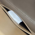2025年7月7日入荷新作 Bottega Veneta Clutch    741511      SIZE:31x13x3 極品/正規品同様/人気/革/バッグ/AJ工場