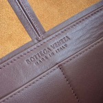 2025年7月7日入荷新作 Bottega Veneta新作 Sawyer   815807      SIZE:25*17*12極品/正規品同様/人気/革/バッグ/AJ工場