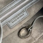 2025年7月7日入荷新作 Bottega Veneta新作 Traveller Hobo  815748     SIZE:35x29.5x8.5  極品/正規品同様/人気/革/バッグ/AJ工場