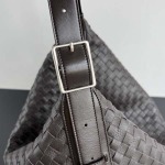 2025年7月7日入荷新作 Bottega Veneta新作 Traveller  806976     SIZE:58x46x10 極品/正規品同様/人気/革/バッグ/AJ工場