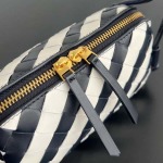 2025年7月7日入荷新作 Bottega Veneta新作  Concert  794258   SIZE:18.5*11.5*8.5   極品/正規品同様/人気/革/バッグ/AJ工場