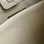 2025年7月7日入荷新作 Bottega Veneta新作 Basket  836261 SIZE:31x18.5x16 極品/正規品同様/人気/革/バッグ/AJ工場