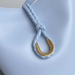 2025年7月7日入荷新作 Bottega Veneta 25早春新作Liberta    806038      SIZE:30x18x18 極品/正規品同様/人気/革/バッグ/AJ工場