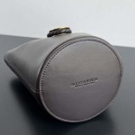 2025年7月7日入荷新作 Bottega Veneta 25早春新作Liberta    815244       SIZE:22x18x15 極品/正規品同様/人気/革/バッグ/AJ工場