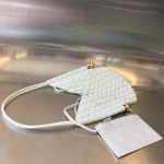 2025年7月8日入荷新作#Bottega Veneta   2023  740898    hin30x26x2CM極品/正規品同様/人気/革/バッグ/AJ工場