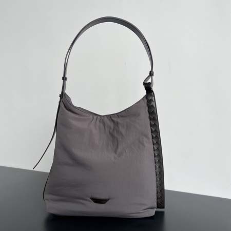 2025年7月8日入荷新作BV776221 large Cr...