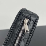 2025年7月8日入荷新作B 24 765804Intrecciato     logo     17*26*5cm 極品/正規品同様/人気/革/バッグ/AJ工場