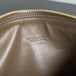 2025年7月8日入荷新作#Bottega Veneta  Wallace 754443      22x13x9.5  極品/正規品同様/人気/革/バッグ/AJ工場