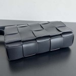 2025年7月9日入荷新作#Bottega Veneta  CASSETTE  Urban leather  size23x15極品/正規品同様/人気/革/バッグ/AJ工場