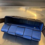 2025年7月9日入荷新作#Bottega Veneta  CASSETTE  Urban leather  size23x15極品/正規品同様/人気/革/バッグ/AJ工場