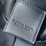 2025年7月9日入荷新作#Bottega Veneta  CASSETTE  Urban leather  size23x15極品/正規品同様/人気/革/バッグ/AJ工場