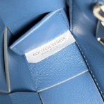 2025年7月9日入荷新作#Bottega Veneta  CASSETTE  Urban leather  size23x15極品/正規品同様/人気/革/バッグ/AJ工場