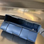 2025年7月9日入荷新作#Bottega Veneta  CASSETTE  Urban leather  size23x15極品/正規品同様/人気/革/バッグ/AJ工場