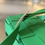 2025年7月9日入荷新作#Bottega Veneta  CASSETTE  Urban leather  size23x15極品/正規品同様/人気/革/バッグ/AJ工場