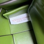 2025年7月9日入荷新作#Bottega Veneta  CASSETTE  Urban leather  size23x15極品/正規品同様/人気/革/バッグ/AJ工場