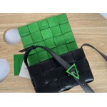 2025年7月9日入荷新作#Bottega Veneta  CASSETTE  Urban leather  size23x15極品/正規品同様/人気/革/バッグ/AJ工場