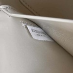 2025年7月9日入荷新作#Bottega Veneta  Vanity Case 789109 22x12.5x5 極品/正規品同様/人気/革/バッグ/AJ工場