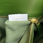 2025年7月9日入荷新作#Bottega Veneta  24 806030 Small Liberta  Size27.5*16*6cm 極品/正規品同様/人気/革/バッグ/AJ工場