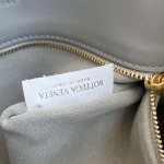 2025年7月9日入荷新作#Bottega Veneta  24 806030 Small Liberta  Size27.5*16*6cm  極品/正規品同様/人気/革/バッグ/AJ工場