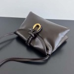 2025年7月9日入荷新作#Bottega Veneta  24 806030 Small Liberta  Size27.5*16*6cm  極品/正規品同様/人気/革/バッグ/AJ工場