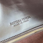 2025年7月9日入荷新作#Bottega Veneta  24 806030 Small Liberta  Size27.5*16*6cm  極品/正規品同様/人気/革/バッグ/AJ工場