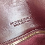2025年7月9日入荷新作#Bottega Veneta  24 806030 Small Liberta Size27.5*16*6cm  極品/正規品同様/人気/革/バッグ/AJ工場
