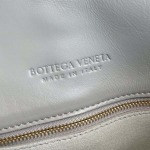 2025年7月9日入荷新作#Bottega Veneta  24 806030 Small Liberta Size27.5*16*6cm 極品/正規品同様/人気/革/バッグ/AJ工場