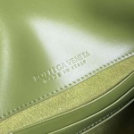 2025年7月9日入荷新作#Bottega Veneta  Baby Liberta  826147  Liberta Size24*15.5*5cm 極品/正規品同様/人気/革/バッグ/AJ工場