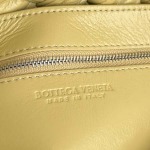 2025年7月9日入荷新作#Bottega Veneta  Rumple  787113  Rumple  21x14x5 極品/正規品同様/人気/革/バッグ/AJ工場