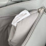 2025年7月9日入荷新作#Bottega Veneta  Rumple  776519  Rumple  30x23x7.5 極品/正規品同様/人気/革/バッグ/AJ工場