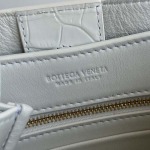 2025年7月9日入荷新作#Bottega Veneta  Andiamo Mini 777614  ~  Andiamo  22x9x15.5 極品/正規品同様/人気/革/バッグ/AJ工場