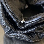 2025年7月9日入荷新作#Bottega Veneta  24 585852  22x13x5  極品/正規品同様/人気/革/バッグ/AJ工場