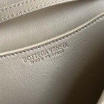 2025年7月9日入荷新作#Bottega Veneta  Knot Lock 817191 2025kont lock kont  25x16x5.P極品/正規品同様/人気/革/バッグ/AJ工場