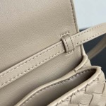 2025年7月9日入荷新作#Bottega Veneta  Knot Lock 817191 2025kont lock kont  25x16x5.P極品/正規品同様/人気/革/バッグ/AJ工場