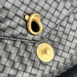 2025年7月9日入荷新作#Bottega Veneta  Knot Lock 817191 2025kont lock kont  25x16x5.P極品/正規品同様/人気/革/バッグ/AJ工場