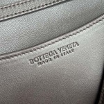 2025年7月9日入荷新作#Bottega Veneta  Knot Lock 817191 2025kont lock kont 25x16x5.P極品/正規品同様/人気/革/バッグ/AJ工場