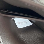 2025年7月9日入荷新作#Bottega Veneta  Knot Lock 817191 2025kont lock kont 25x16x5.P極品/正規品同様/人気/革/バッグ/AJ工場