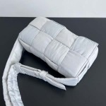 2025年7月9日入荷新作#Bottega Veneta#628951  Cassette  S30x15cm  極品/正規品同様/人気/革/バッグ/AJ工場