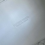 2025年7月9日入荷新作#Bottega Venetaintrecciato  mini #Bottega Veneta  knot   796569 Size21X17X16.5cm  極品/正規品同様/人気/革/バッグ/AJ工場